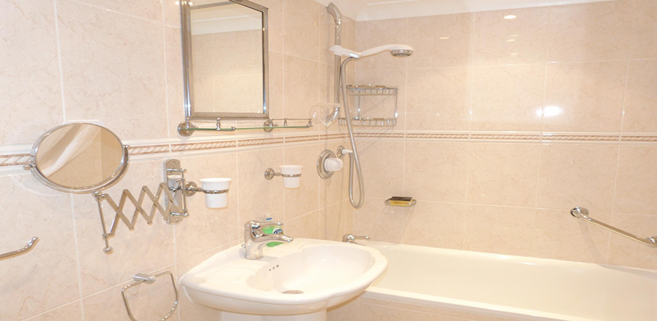 			LET, 1 Bedroom, 1 bath, 1 reception Flat			 Parliament Hill, HAMPSTEAD